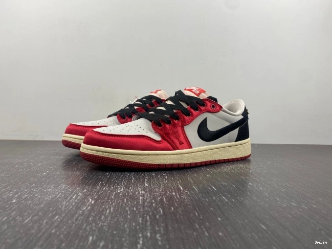 Boostmaster lin FN0432-017 OG Jordan x Air 1 Low Home Room Trophy 0821